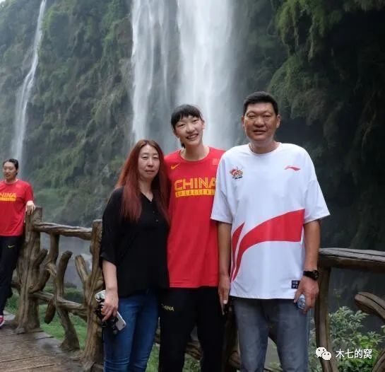 她的服务